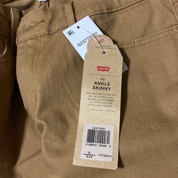 Women Levi’s mustard color cargo skinny stretchy jeans - Picture 7 of 8